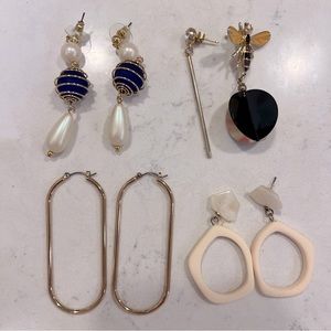 4 pairs of earrings